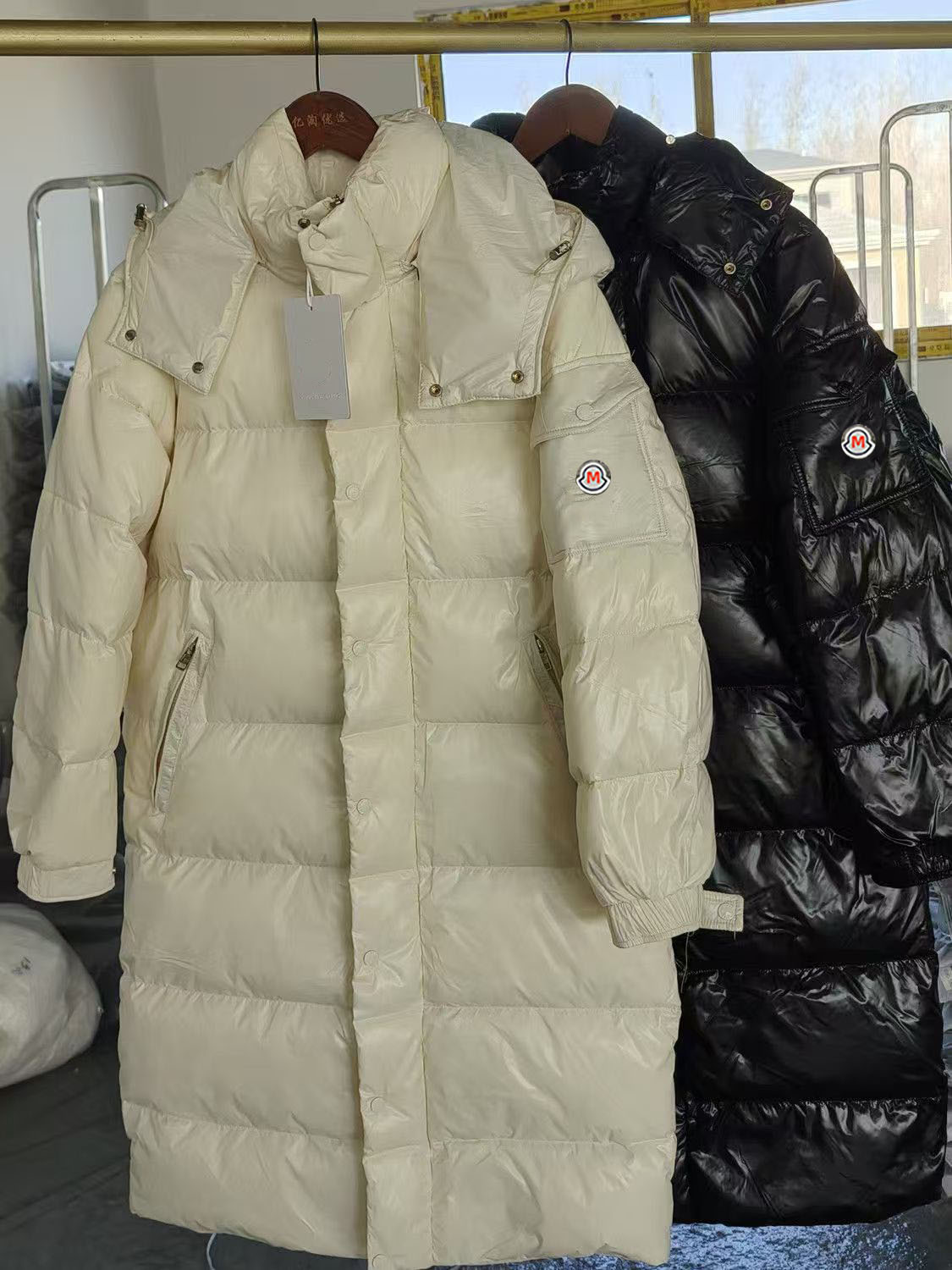 Womens Jacket Long Style Designer Downs Parkas Coats Puffer Jackets Sleeve Budge Bomber Wind Coat Waterproof Tops Outwears Windbreaker S-3XL