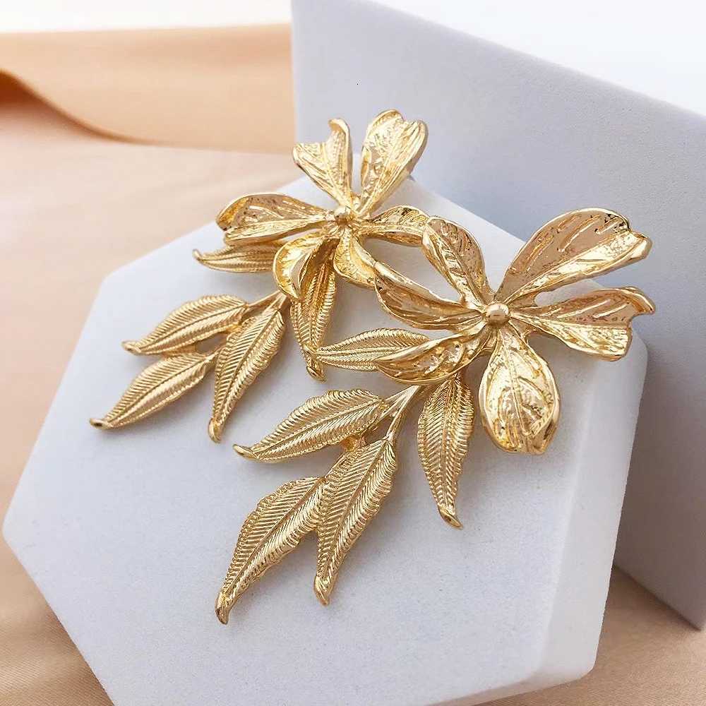 New Fashion Metal Flower Long Earring for Women Party Statement Vintage Gold-plated Leaves Tassel Earring Jewelry Y250812