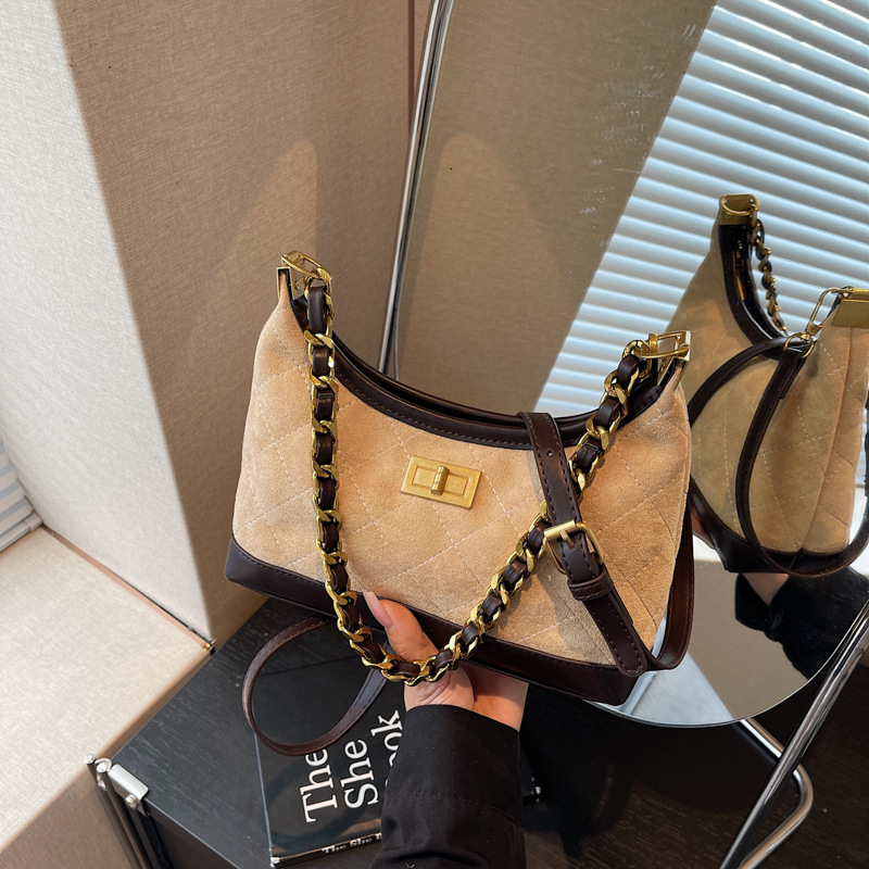 Free Shipping New Women's Designer Handbag Large Capacity 2025 Quilted Chain Bag Fashion Single Shoulder Slant Small Square Bag Outdoor Vacation 