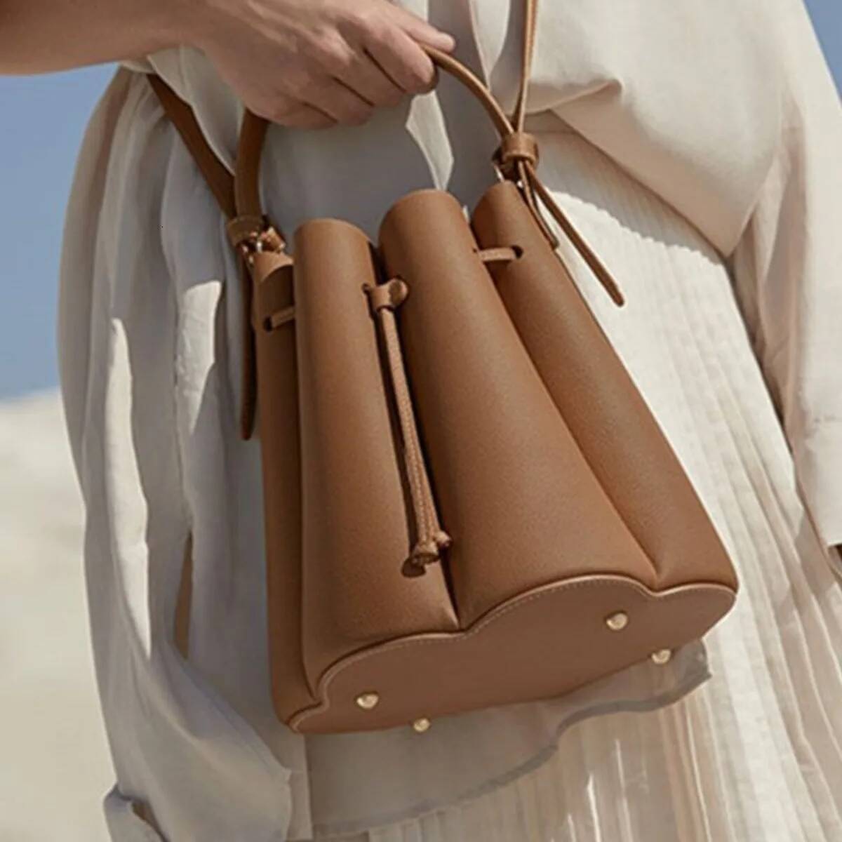 new drawstring fashion po niche design storage bag, stylish single shoulder crossbody handbag, petal versatile bag high-quality