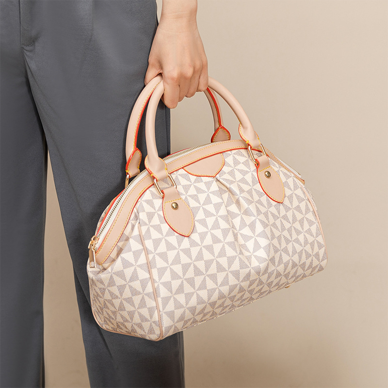 Free shipping, classic and fashionable shell bag for women, 2025 new style, European and American retro, simple and portable crossbody bag, underarm h