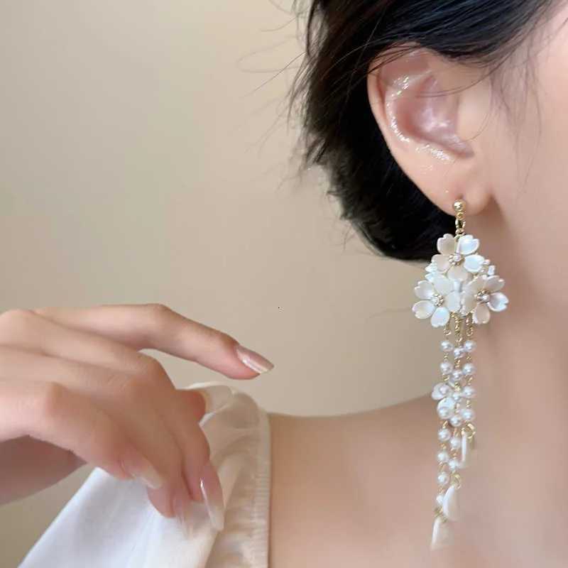 Romantic French Tassel Earrings for Women Flower Drop Earring Commute Charms Jewelry Bridal Wedding Delicate Gift Y250812