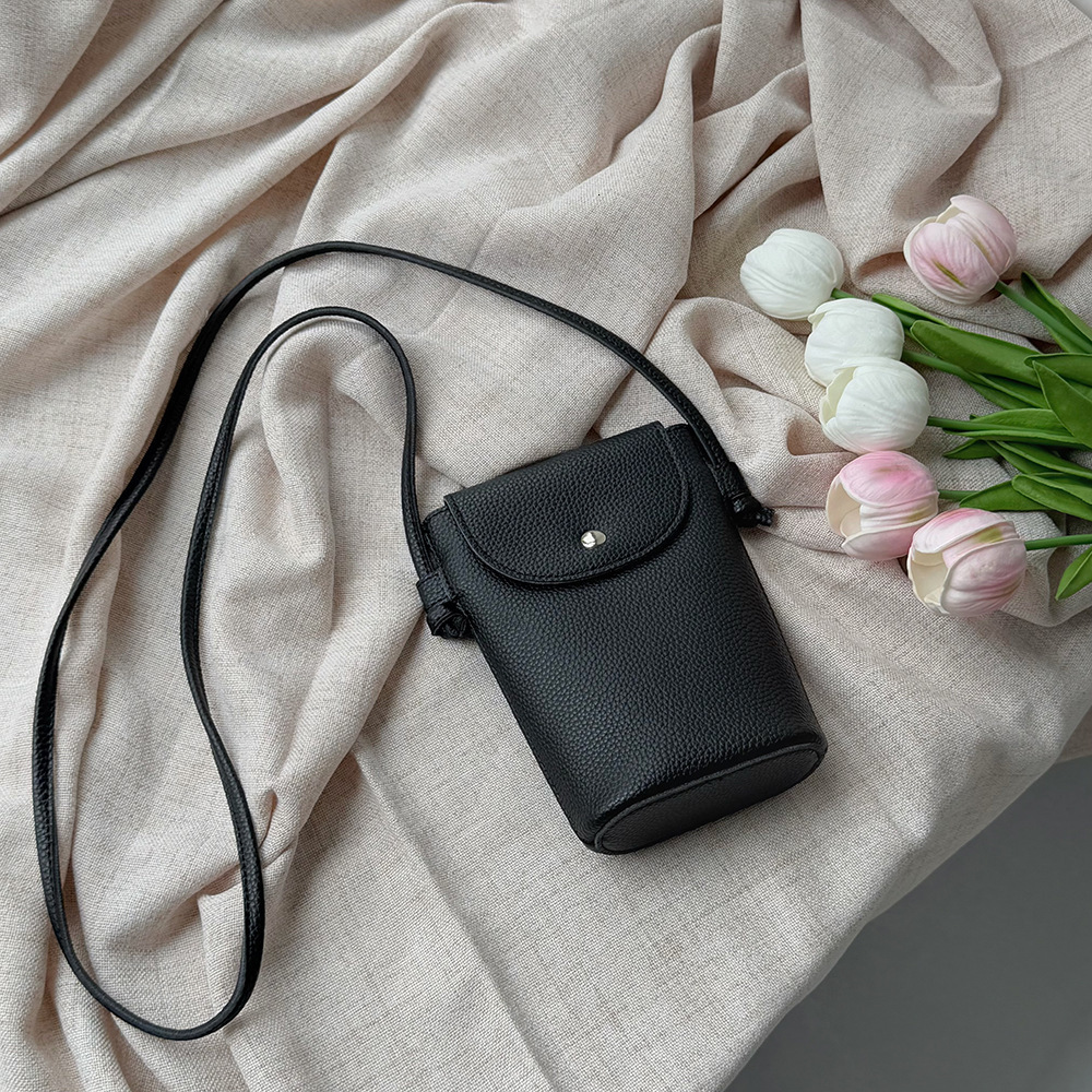 2025 Simple Leather Solid Color Phone for Women Versatile Crossbody Shoulder Sweet Mini Cover French Fries Bag ddmymarket