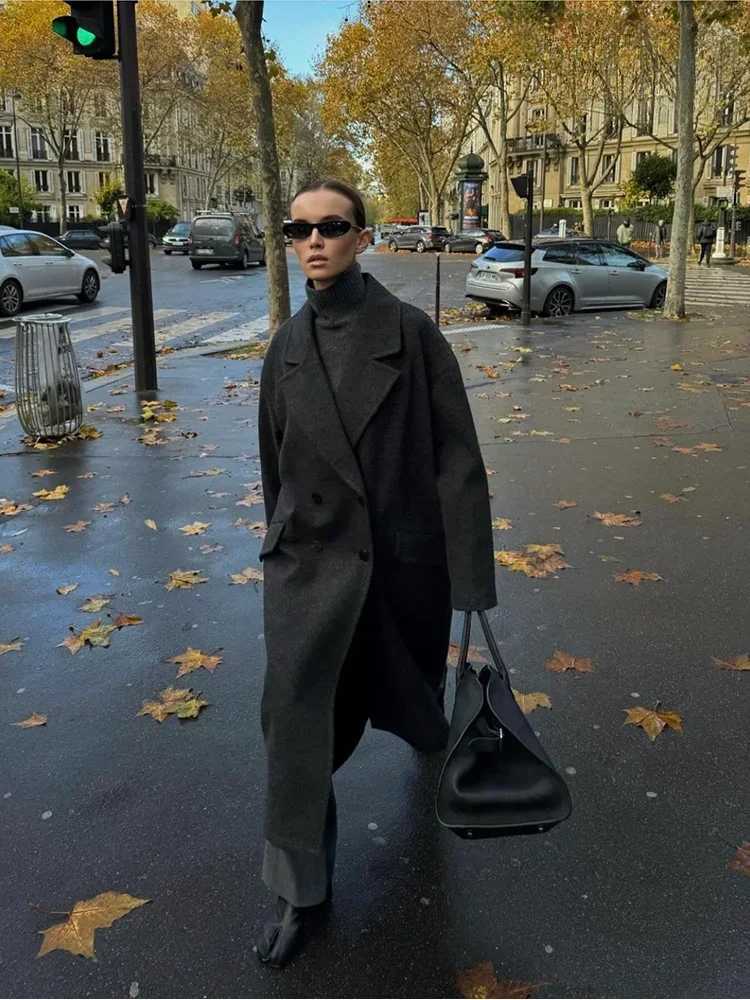 Women Winter Warm Long Outerwear Chic Elegant Women Solid Gray Long Sleeve Pockets Double Breasted Faux Woolen Coat 2025 Z250813