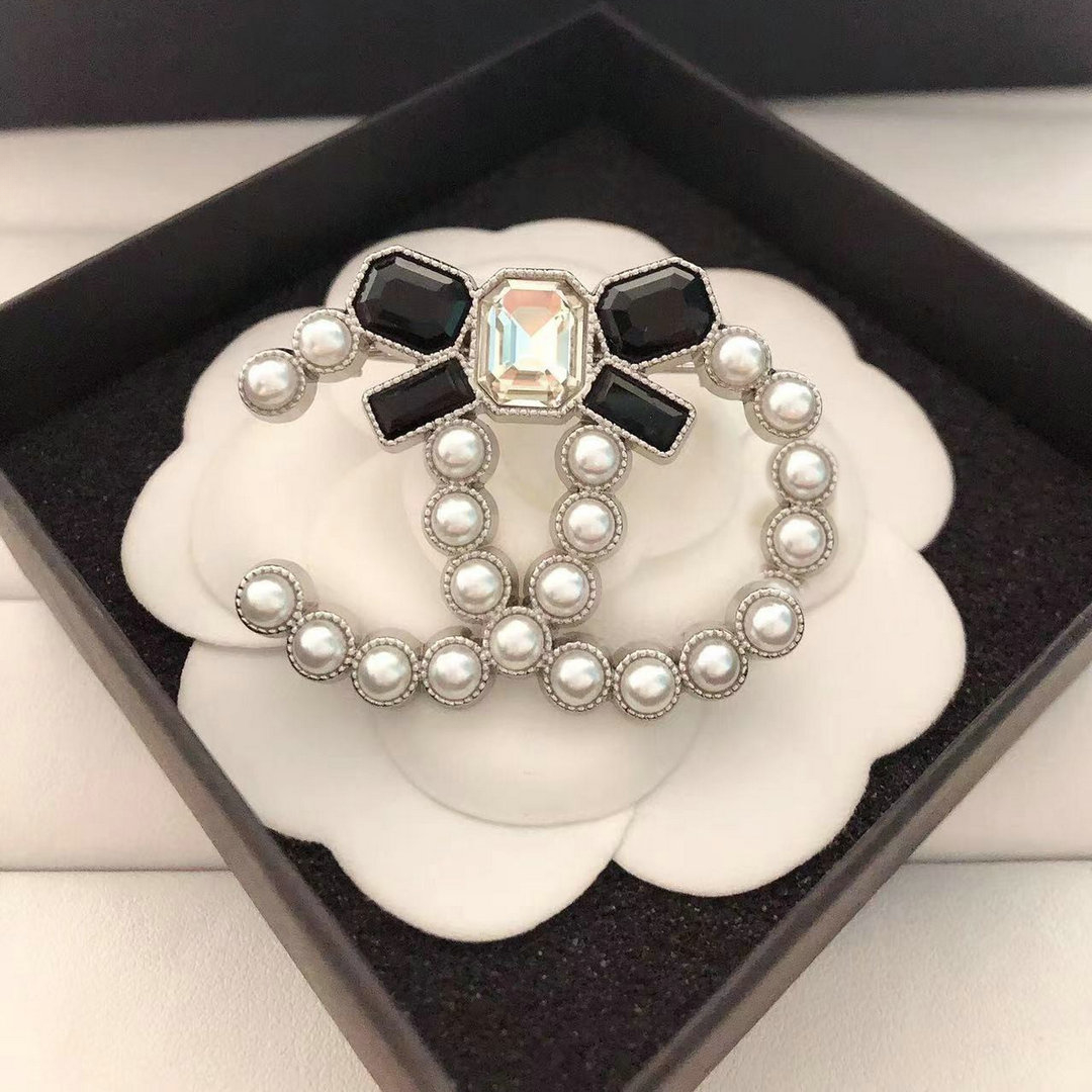 Luxury Women Brooch Brand Designer Brooch Crystal C-Letter Bow Pearl Brooches Pin Wedding Party Jewelry Accessories Gift