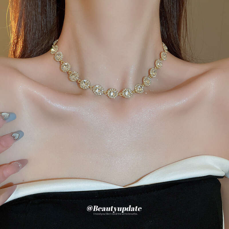 New Super Shiny Square and Round Colorful Dia Necklace Light Fashion Clavicle Chain French Simple High-end Sense Choker
