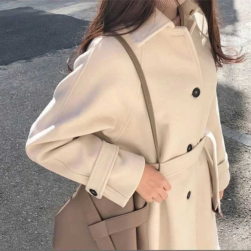 2025 Autumn/Winter New Korean Loose Woolen Jacket Coat Female Slim Temperament With Belt Womens Thick Long Wool Overcoat Z250813