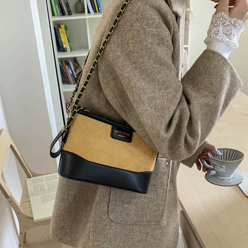 Free Shipping New Women's Designer Handbag Large Capacity 2025 High-end Dinner Dress Bag, Fashionable Single Shoulder Slanted Small Square Bag Va