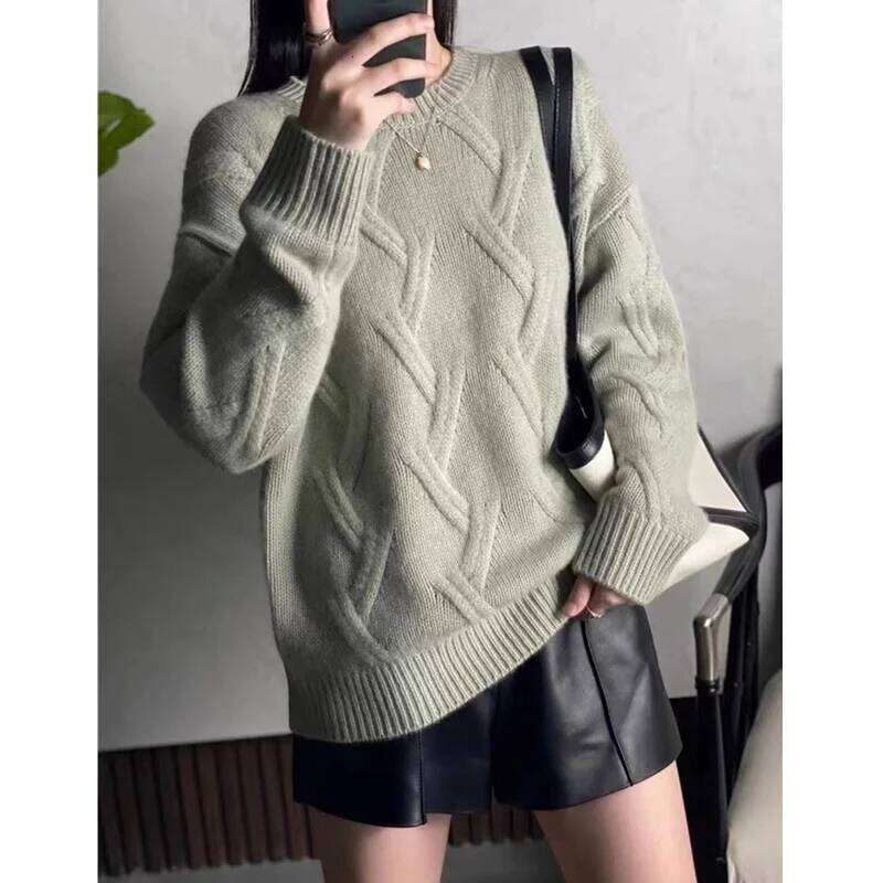 Foreign Style Round Neck Twist Flower Thick Loose Cashmere Women Lazy Knit Wool Base Sweater For Autumn And Winter 250813