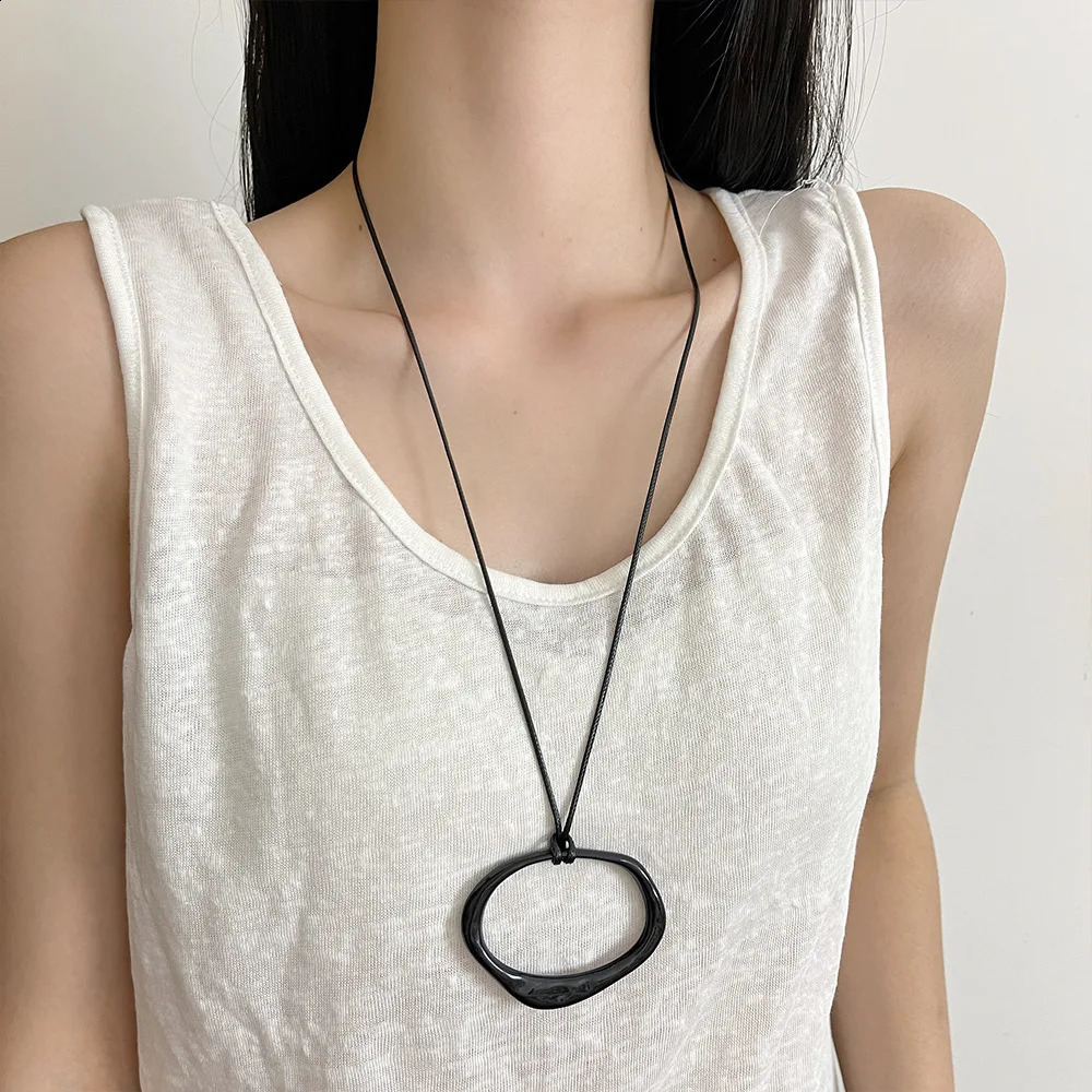 Minimalist Geometric Irregular Pendant Leather Rope Necklace Womens Long Style Adjustable Sweater Chain 250807