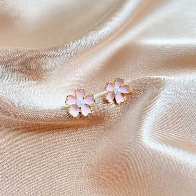 Sweet Pink Cherry Blossoms Sakura Flower Imitation Pearl Stud Earring for Woman Brincos Jewelry Orejeras Gift Y250812