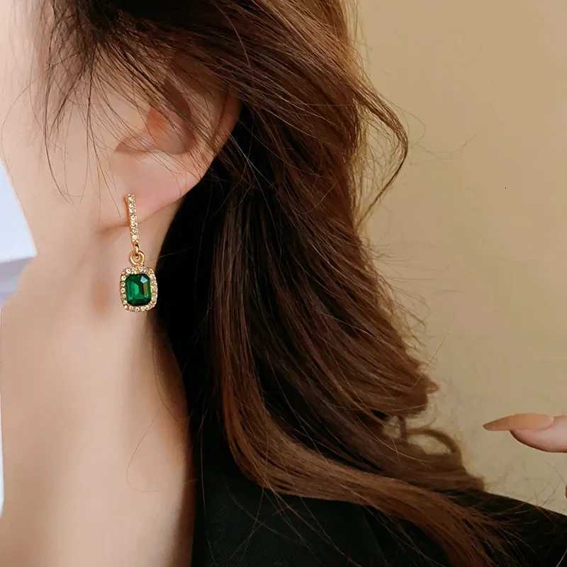 Green Color CZ Crystal Square Dangle Earring for Women Personality Simple Ear Jewelry Christmas Gift Y250812