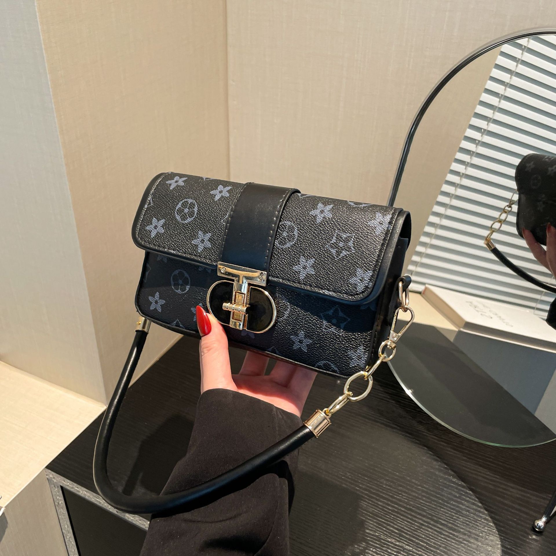 Textured and niche single - shoulder underarm bags for women. The trendy 2025 style fashionable solid - color small square bags versatile cross - body