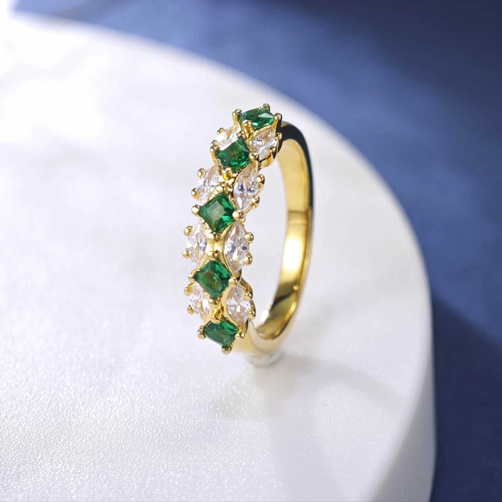 Luxury 100% Real 18k Gold Womens Vintage Emerald Rings Moissanite Diamond Ring W250812