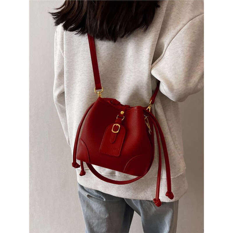 Trendy Red Versatile Small for Women 2025 New French Niche Design Shoulder Crossbody Bucket Bag