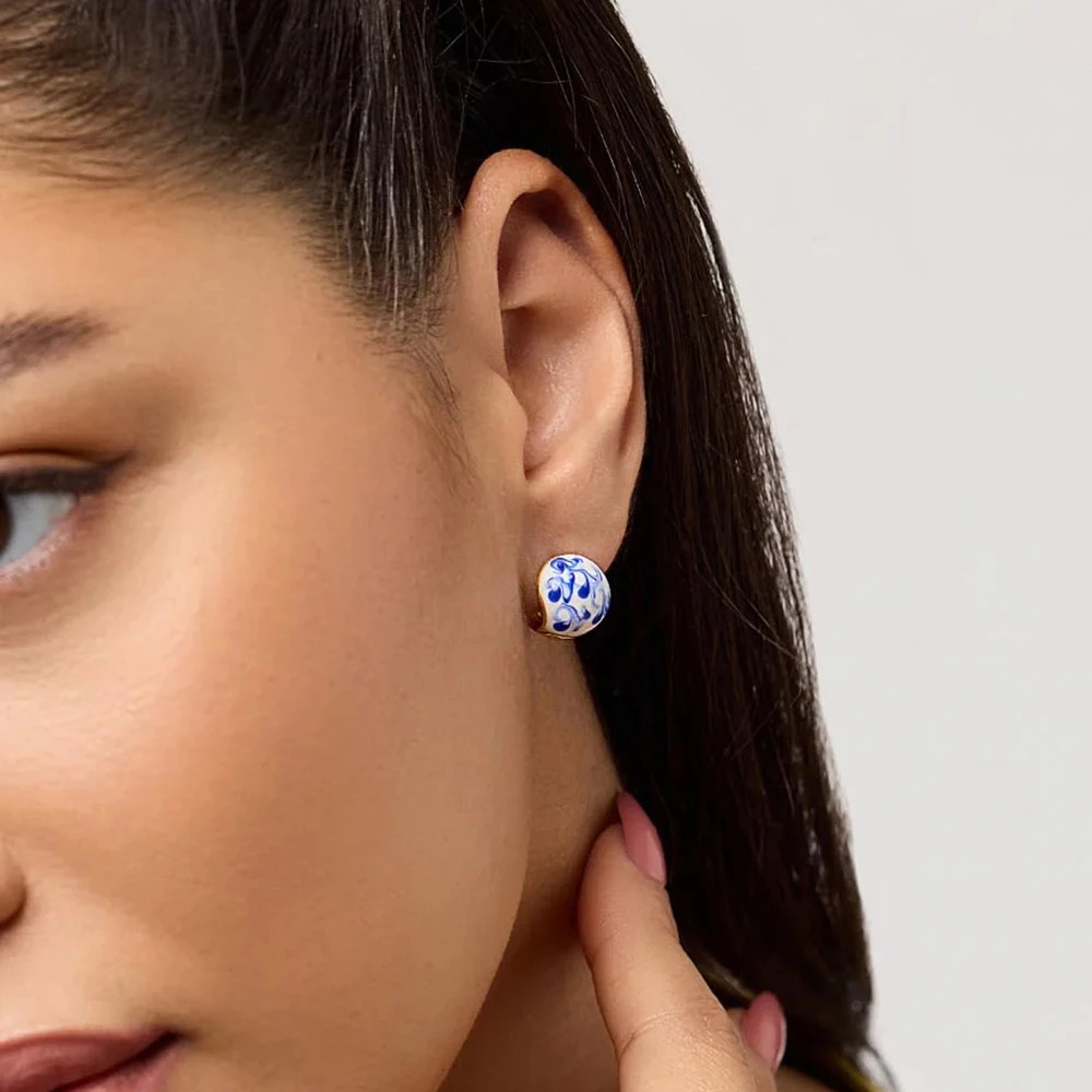 Fashion White and Blue Enamel Flower Round Beads Hoop Earrings for Women Geometric Gold Plated Stainless Steel Huggie Hoops 250812