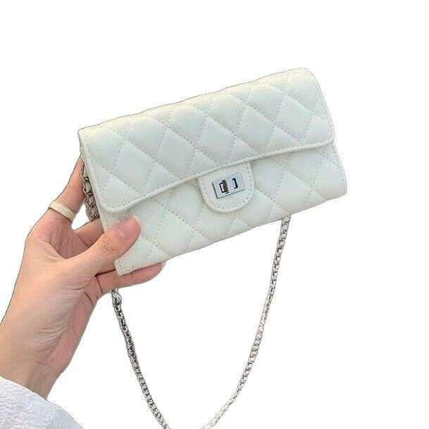 DHessentials Classic Quilted Chain Crossbody Bag - Trendy PU Shoulder Purse for Women, Small Square Phone Wallet (18x9cm, 400g)