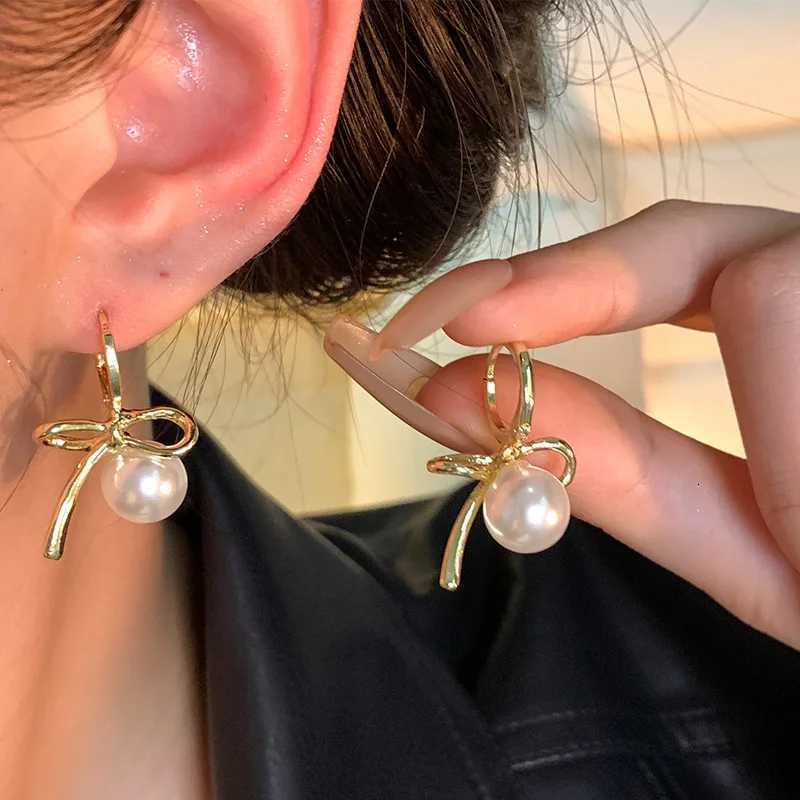 2024 New Trendy Silver Color Pearl Bow Drop Earrings For Women Minimalist Metal Asymmetric Earrings Jewelry Valentine Gift Y250812