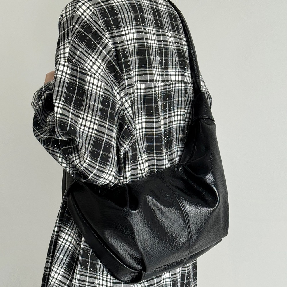 2025 Korean Large Capacity Soft Leather Wrinkled Lazy Style Casual Versatile Single Shoulder Crossbody Dumpling Bag ddmymarket