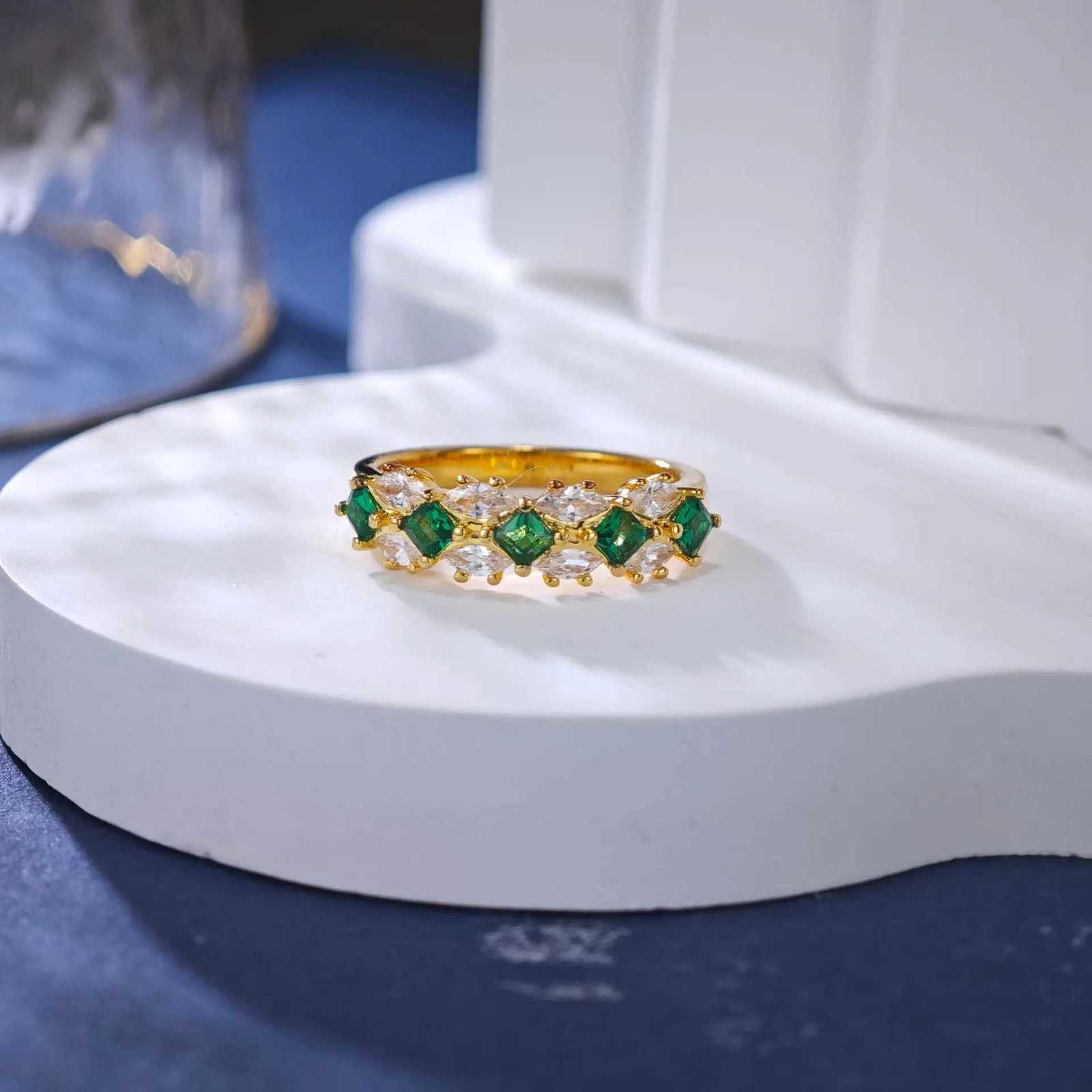 Luxury 100% Real 18k Gold Womens Vintage Emerald Rings Moissanite Diamond Ring W250812