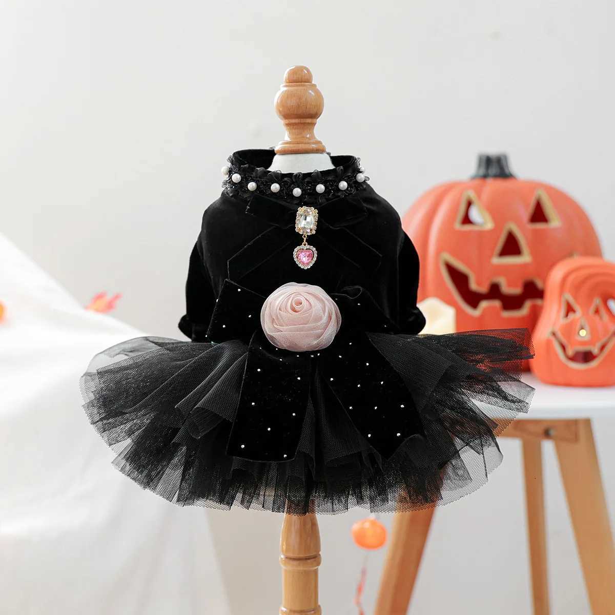 Halloween Pet Costumes Witch Bride Dress with Pumpkin Skull Design for Dogs Cats Elegant Lace Dress Gothic PirateXJ250813