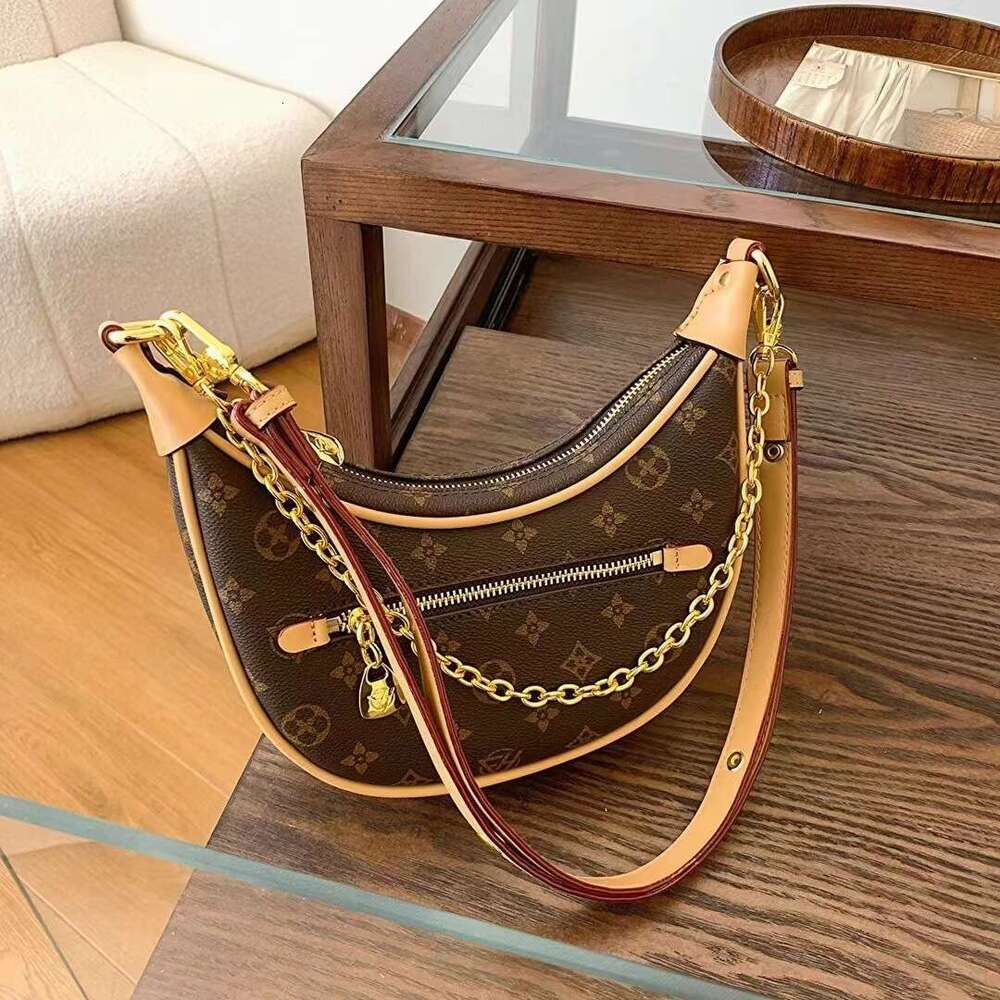 Louis Fanghua Light Luxury Old Flower Chain Underarm Casual Pea 2024 New Crossbody Women's Single Shoulder Crescent Bag