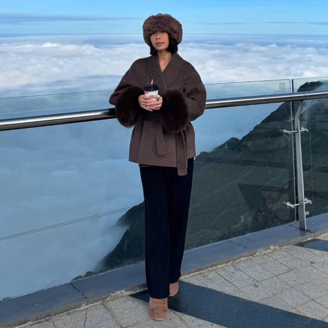 2025 New Autumn Winter Natural Fur Coat Female Wool Jacket Women Fashion Solid Real Fur Overcoat Woolen Outerwear Z250813