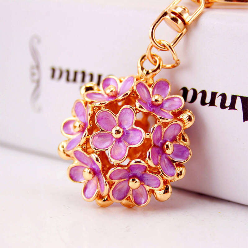 Double-Sided Daisy Women's Bag Accessories Metal Pendant Three-Dimensional Hollow Five-Leaf Flower Keychain 146