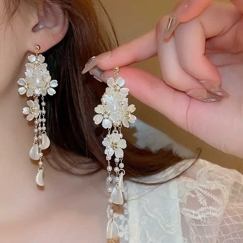 Rhinestone Pearl Tassel Earrings for Women French Romantic Flower Drop Earring Commute Exquisite Charms Jewelry Y250812
