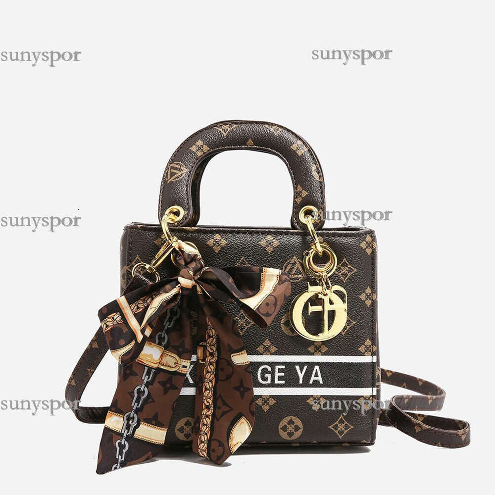 Designer Tote Shoulder Letters Embroidered Handbags Saddle High Quality Women's Wallets HandBags Crossbody Bags
