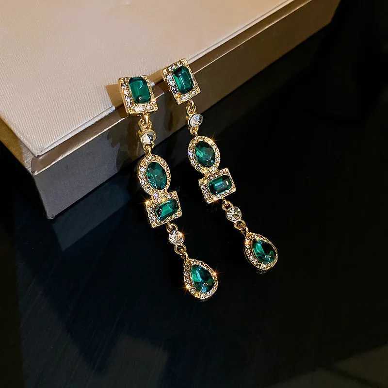 2023 New Fashion Trend Unique Design Delicate Elegant Green Zircon Tassel Earrings Women High Jewelry Wedding Party Gifts Y250812