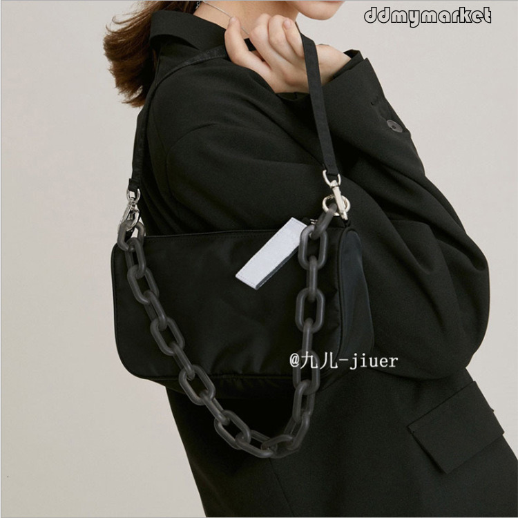 Korean Niche Designer Handbag JENNIE Style Underarm Acrylic Chain Shoulder Baguette Bag ddmymarket