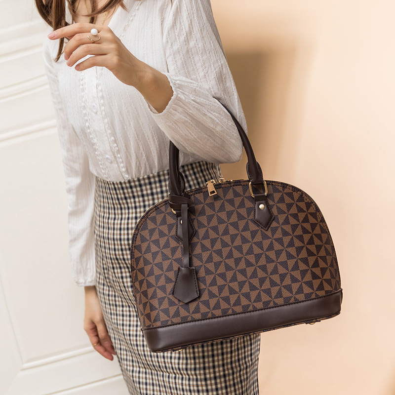New Foreign Trade Handbag European and American Retro trend Large Capacity Women s Printed Shoulder Bag Designer Bag Crossbody Bag