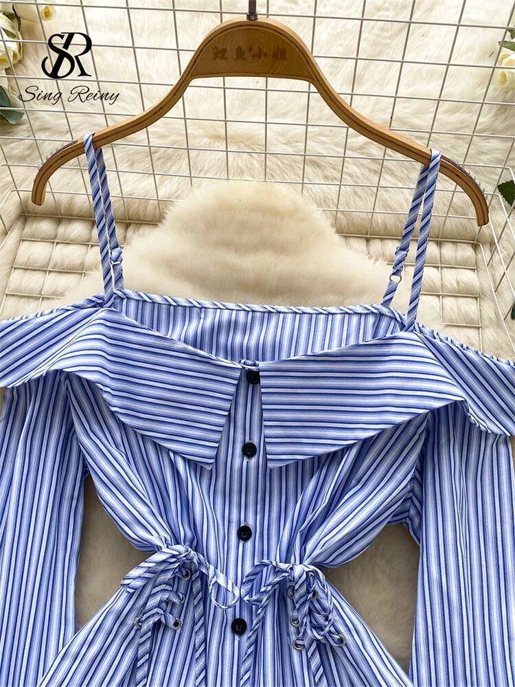 2025 off shoulder trend women's striped shirt women's French autumn retro sexy top long sleeved office women's printed casual shirt des