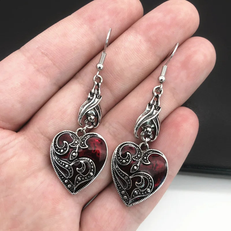 Gothic Mysterious Earrings Jewelry Blood Rose Heart-shaped Angel Pendant Earrings Ladies Retro Earrings 250812