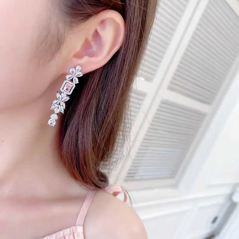 SUYU Light Luxury Exquisite Temperament Design Fashionable And Elegant Earrings Exaggerated And Atmospheric Long Earrings Y250812