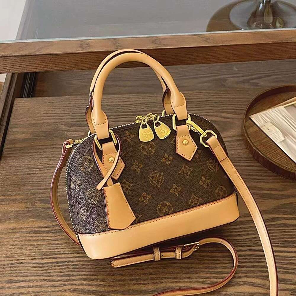 DHessentials 2025 New Shell High-End Feel Printed Handbag Small Versatile Trendy Women's Crossbody Bag This Year