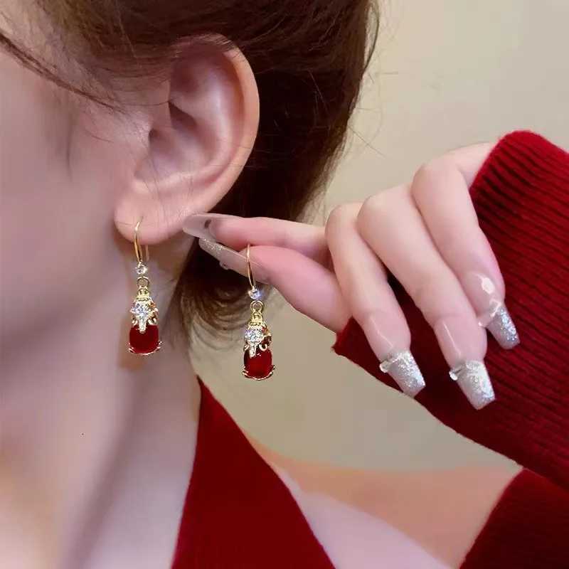 Fashicn Pixiu Retro Earrings Female Trendy Cute Animal Sense Elegant Lucky Atmospheric Red Stud Earrings Jewelry Gift Y250812