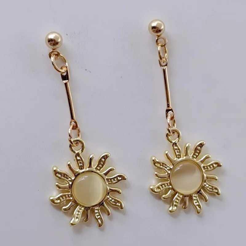 individuality Traditional Golden Gem Sun Earrings Summer Celestial Charm Earrings Gifts for her Womens fashion jewelry Y250812