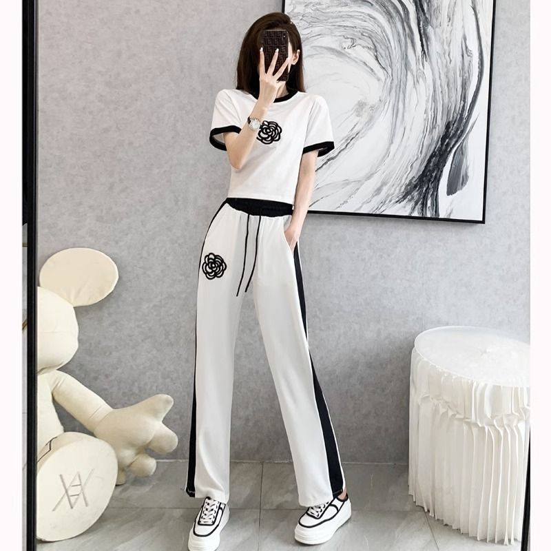 Camellia Pattern Womens Casual for Summer Pantsuits Black and white stitching Casual and fashionable short sleeves