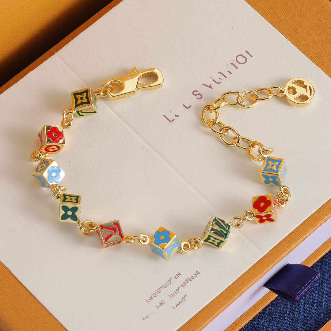 Classic Bracelet Fashion Leaf Charm Bracelet Chain Exquisite Bracelet Women and Girls Wedding Mothers Day Jewelry Women's Gift