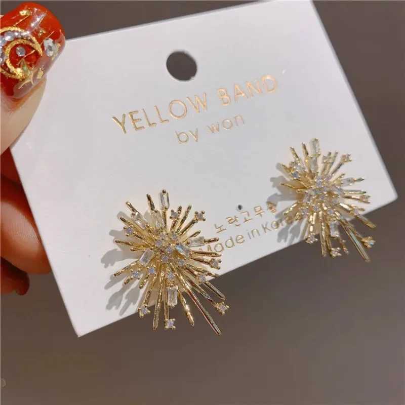 New Korean Personality Firework Flowers Elegant Women Gold Plated Stud Earring Women Zircon Wedding Party Jewelry Accessories Y250812