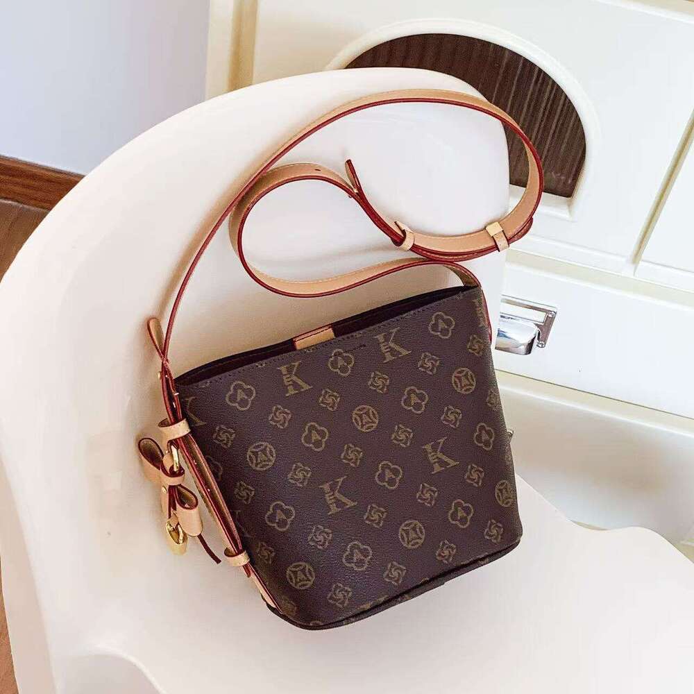 Gutiko White Three-Color Textured Bucket Fashion Handbag for Women 2025 New Large Capacity Crossbody Bag Trendy