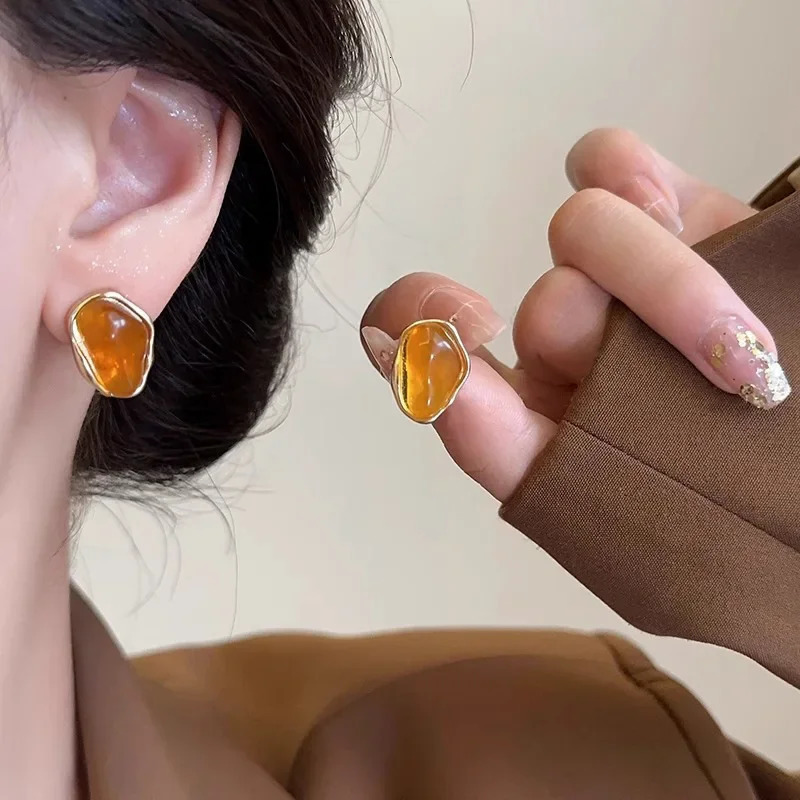 Maillard French Amber Color Irregular Geometric Stones Stud Earrings for Women Simple Unique Girl Jewelry Christmas Gift 250812