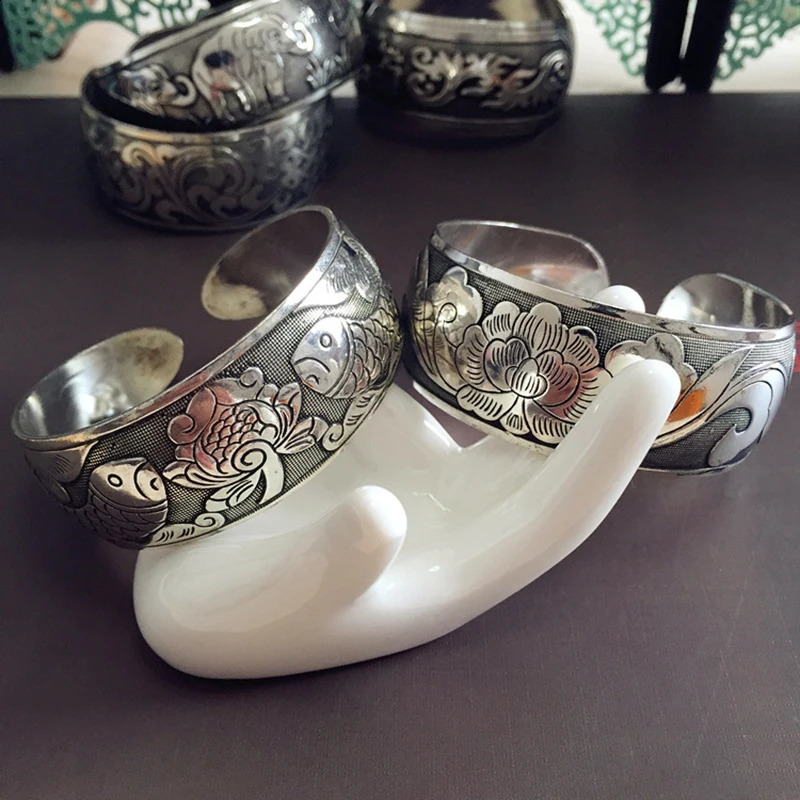 Bohemian Ethnic Style Retro Silver Wide Bracelet for Women Carved Flower Opening Fashionable Bracelet Boho Vintage Jewelry 250812