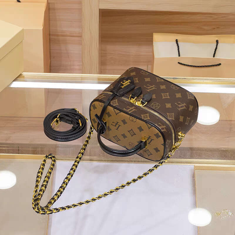 Hot Selling Vintage Flower Box Fashion Casual Versatile Makeup Trendy Women's Bag This Year Designer Bags