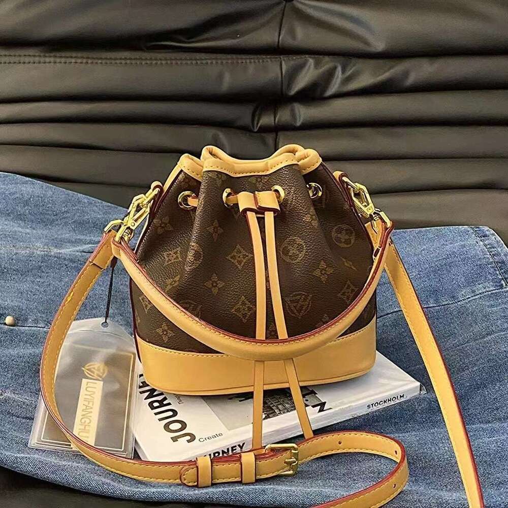 DHessentials Trendy Bucket Boston Bag - Fashionable Drawstring Crossbody Shoulder Bag for Women, Stylish Two-Tone Casual Boho Chic Handbag (Brown/Crea