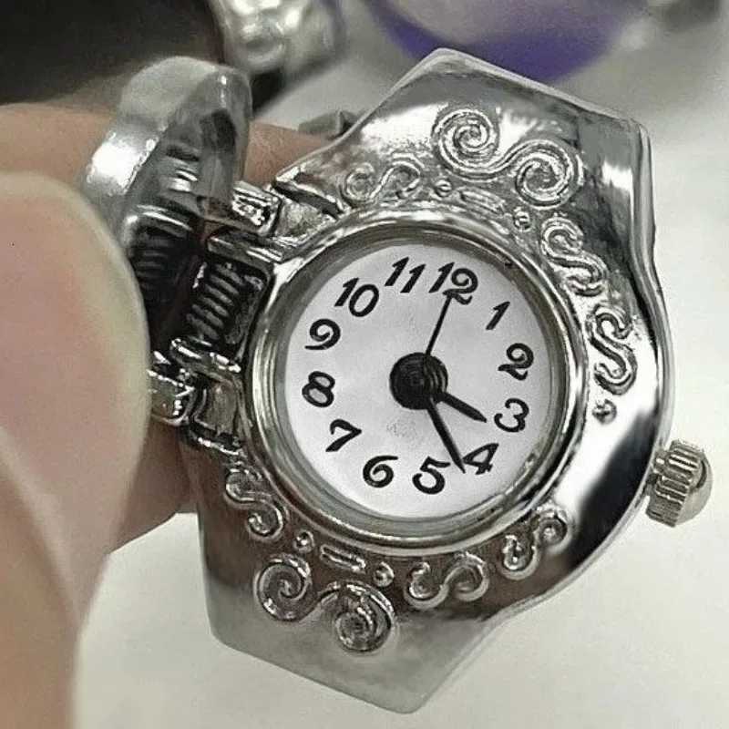 Vintage Punk Finger Watch Mini Elastic Strap Alloy Watches Couple Rings Jewelry Clock Retro Roman Quartz Watch Rings for Women and Men W250812