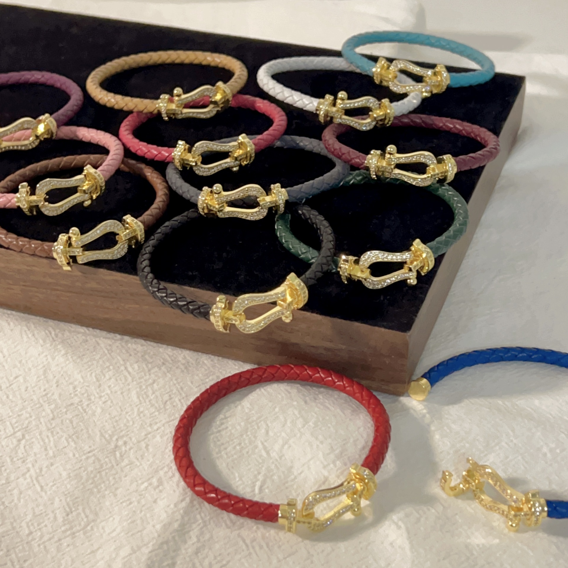 designer bracelet luxury jewelry designer charm bracelet designer for women luxury Clover bracelet designer jewelry for women bracelets gold womans red bracelet