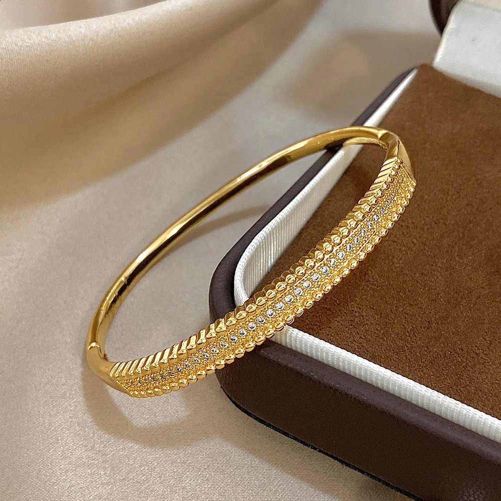 Freetry Inlaid Zircon Plated Round Bangle Bracelet for Women Glossy Metal Geometric Wide Spring Bangle Fashion Hand Jewelry Gift 250812